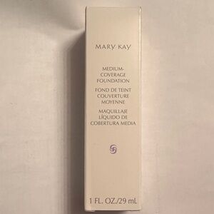 Mary Kay Medium-Coverage Foundation - Classic Cream